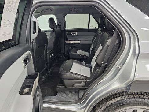 Used 2023 Ford Explorer XLT w/ Equipment Group 202A AWD/4WD image 12