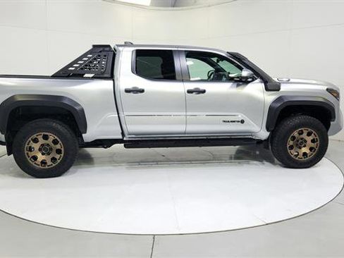 Used 2024 Toyota Tacoma 4x4 Double Cab Hybrid image 9