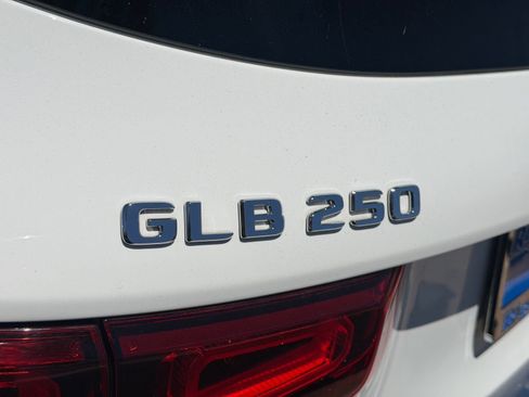 Used 2022 Mercedes-Benz GLB 250 image 8
