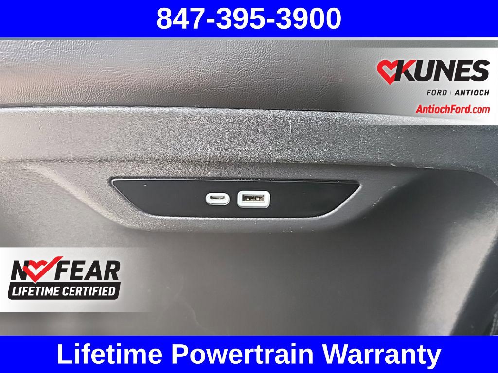 Used 2025 Chrysler Pacifica Select FWD image 41