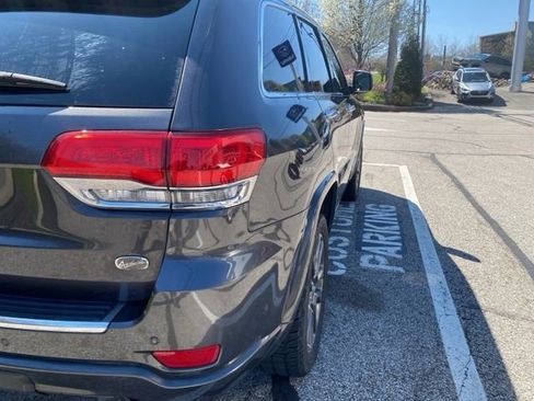 Used 2018 Jeep Grand Cherokee Overland image 13