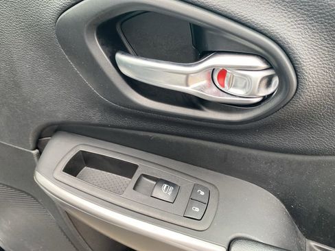 Certified 2022 Jeep Cherokee Limited image 13