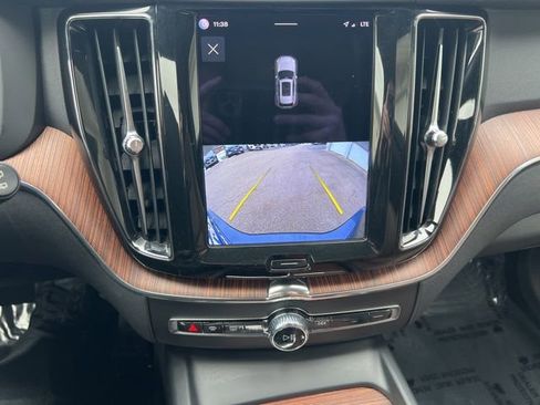 Certified 2023 Volvo XC60 T8 Plus image 34