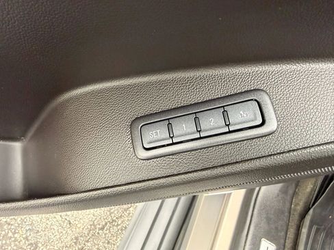 Used 2017 Chevrolet Tahoe LT w/ Luxury Package AWD/4WD image 12