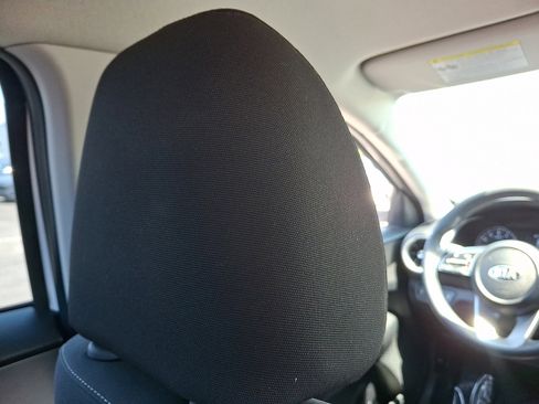 Used 2019 Kia Forte LXS FWD image 9