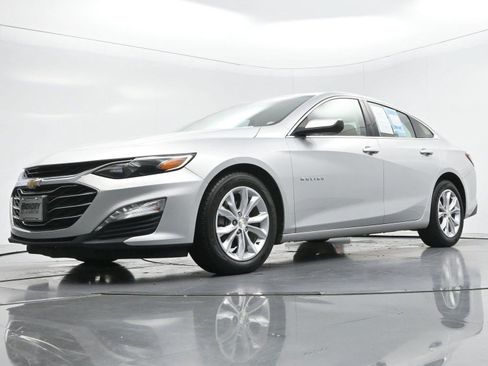 Used 2020 Chevrolet Malibu LT w/ Leather Package FWD image 43