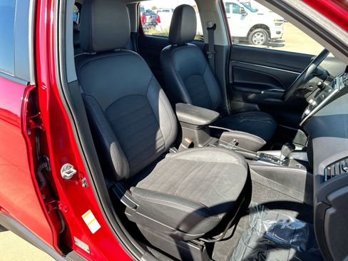 Used 2024 Mitsubishi Outlander Sport SE image 23