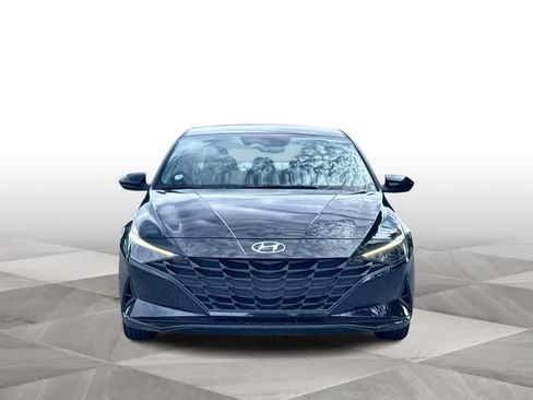 Used 2023 Hyundai Elantra SE FWD image 3