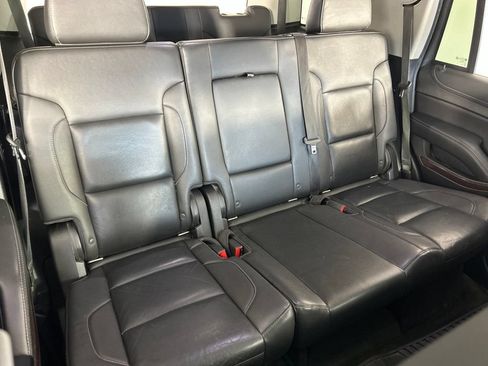 Used 2018 GMC Yukon SLT w/ Premium Edition AWD/4WD image 32