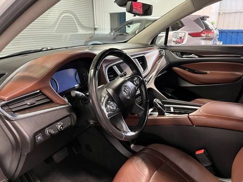 Used 2019 Buick Enclave Avenir w/ Avenir Technology Package AWD/4WD image 22