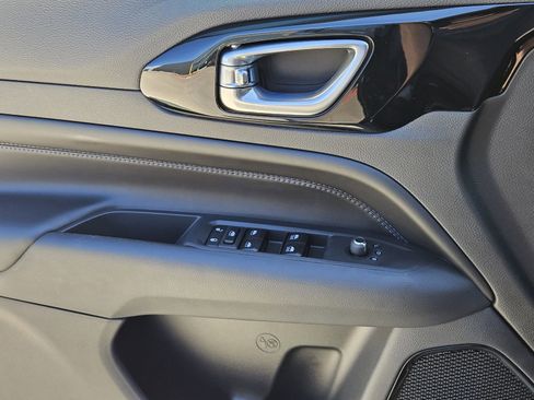 New 2026 Jeep Compass Latitude image 24