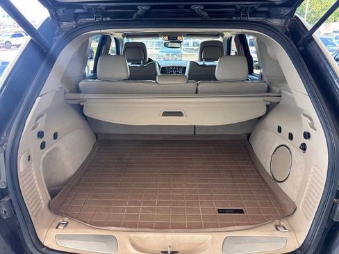 Used 2018 Jeep Grand Cherokee Overland RWD image 12