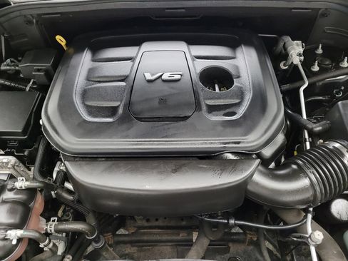 Used 2019 Jeep Grand Cherokee Laredo image 30