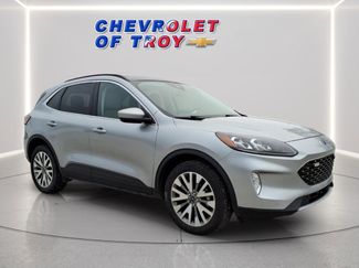 Used 2022 Ford Escape Titanium video 1