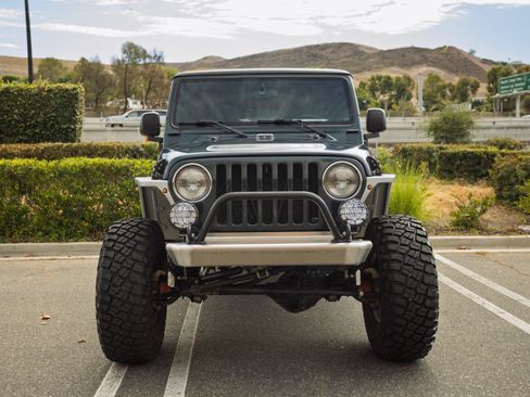 Used 2006 Jeep Wrangler Unlimited Rubicon AWD/4WD image 2