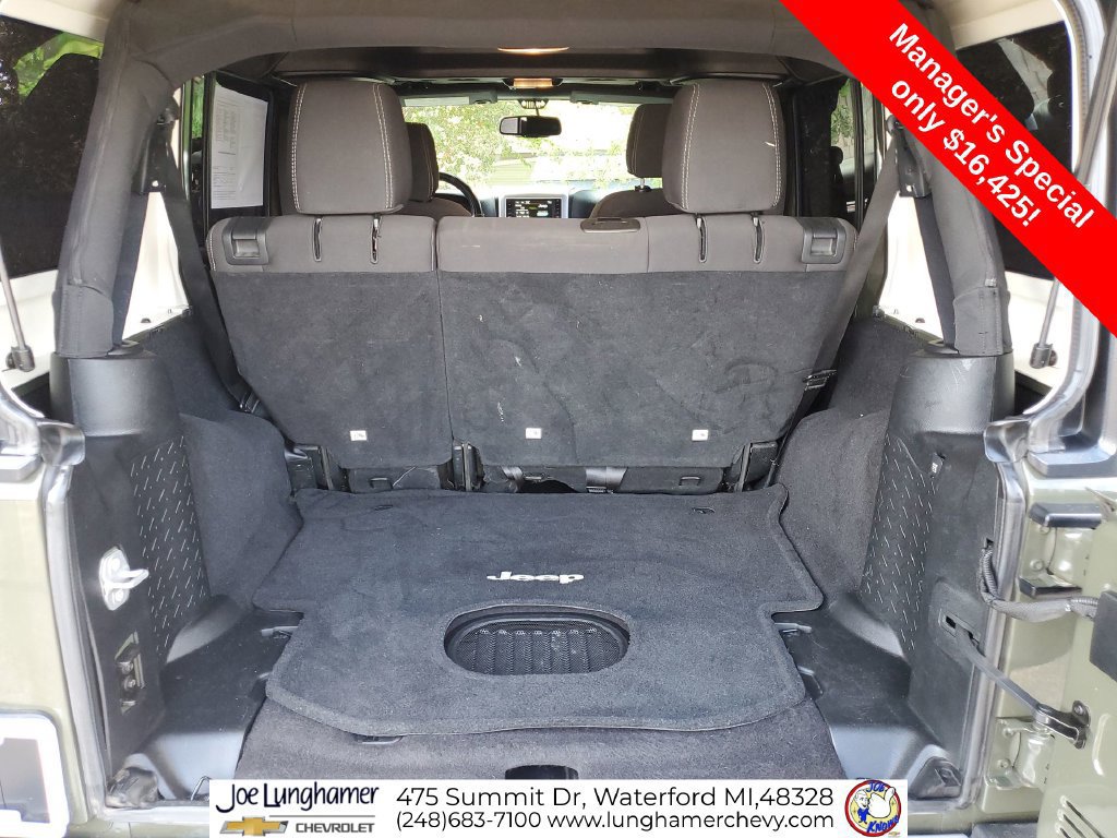 Used 2015 Jeep Wrangler Unlimited Sahara w/ Dual Top Group AWD/4WD image 24