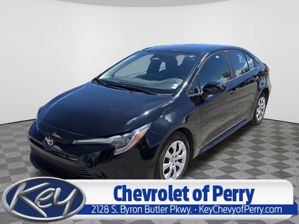Used 2023 Toyota Corolla LE FWD image 1