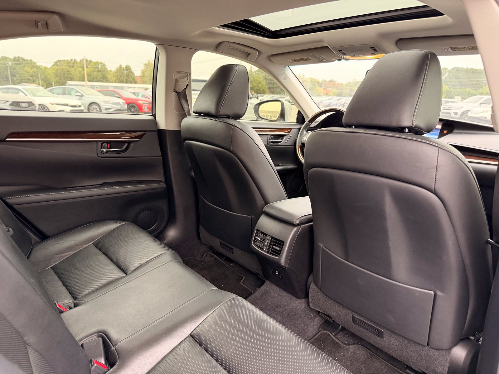 Used 2014 Lexus ES 350 w/ Luxury Package FWD image 24