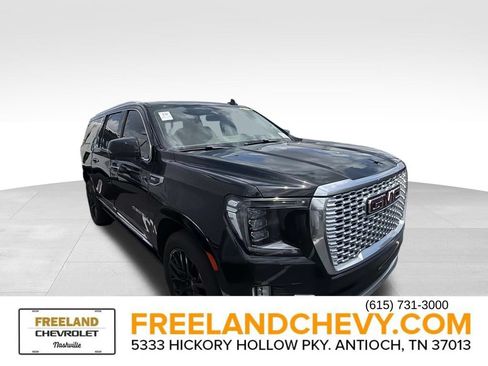 Used 2021 GMC Yukon XL Denali RWD image 1