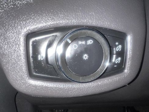 Used 2014 Ford Transit Connect XLT image 31