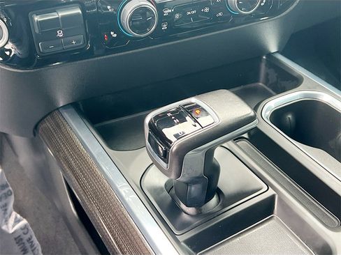 Used 2022 Chevrolet Silverado 1500 RST image 16