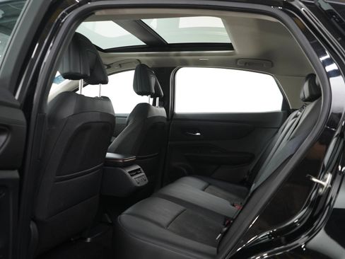 Used 2024 Nissan Ariya AWD image 18