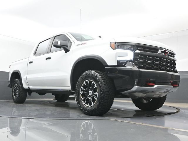 Used 2025 Chevrolet Silverado 1500 ZR2 w/ Technology Package AWD/4WD image 29