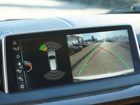 Used 2017 BMW X5 xDrive35d image 19