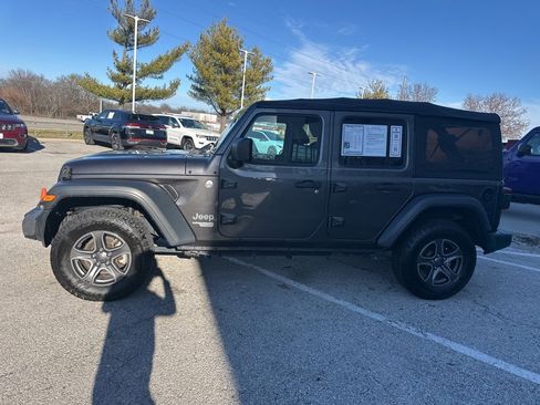 Used 2018 Jeep Wrangler Unlimited Sport S image 12