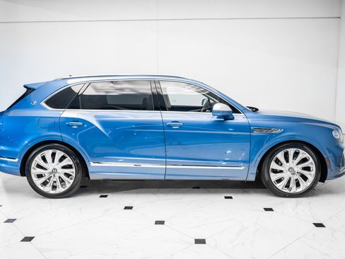 Used 2025 Bentley Bentayga Extended Wheelbase image 5