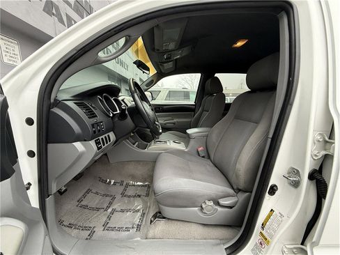 Used 2006 Toyota Tacoma PreRunner image 8