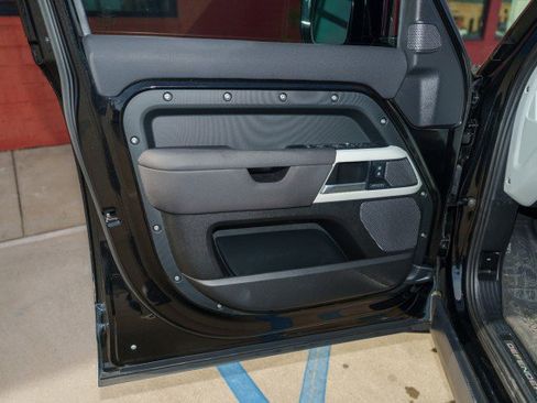 Used 2022 Land Rover Defender 110 X-Dynamic SE image 27