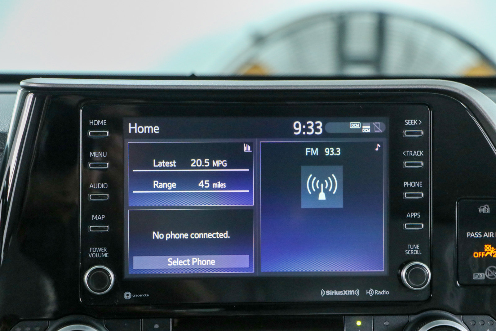 Used 2022 Toyota Highlander XLE FWD image 19