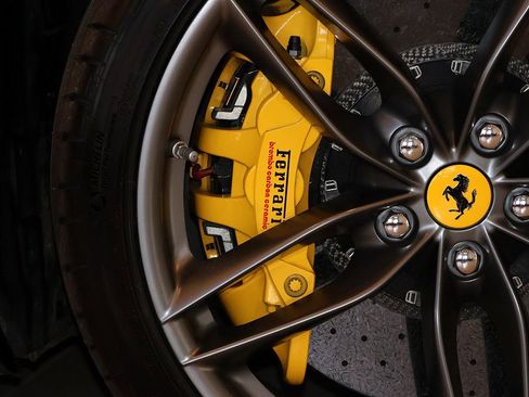 Certified 2019 Ferrari 488 GTB RWD image 9