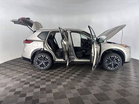 Certified 2024 Nissan Rogue Platinum w/ Platinum Premium Package image 13