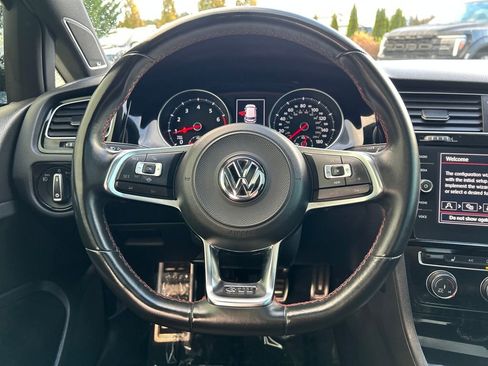Used 2019 Volkswagen GTI SE image 18