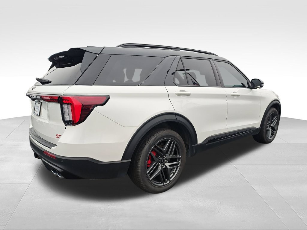 Used 2025 Ford Explorer ST AWD/4WD image 5