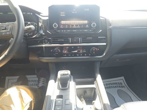 Used 2025 Nissan Pathfinder SV w/ Black Appearance Package AWD/4WD image 20