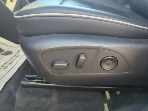 Certified 2026 Buick Enclave Sport Touring FWD image 29