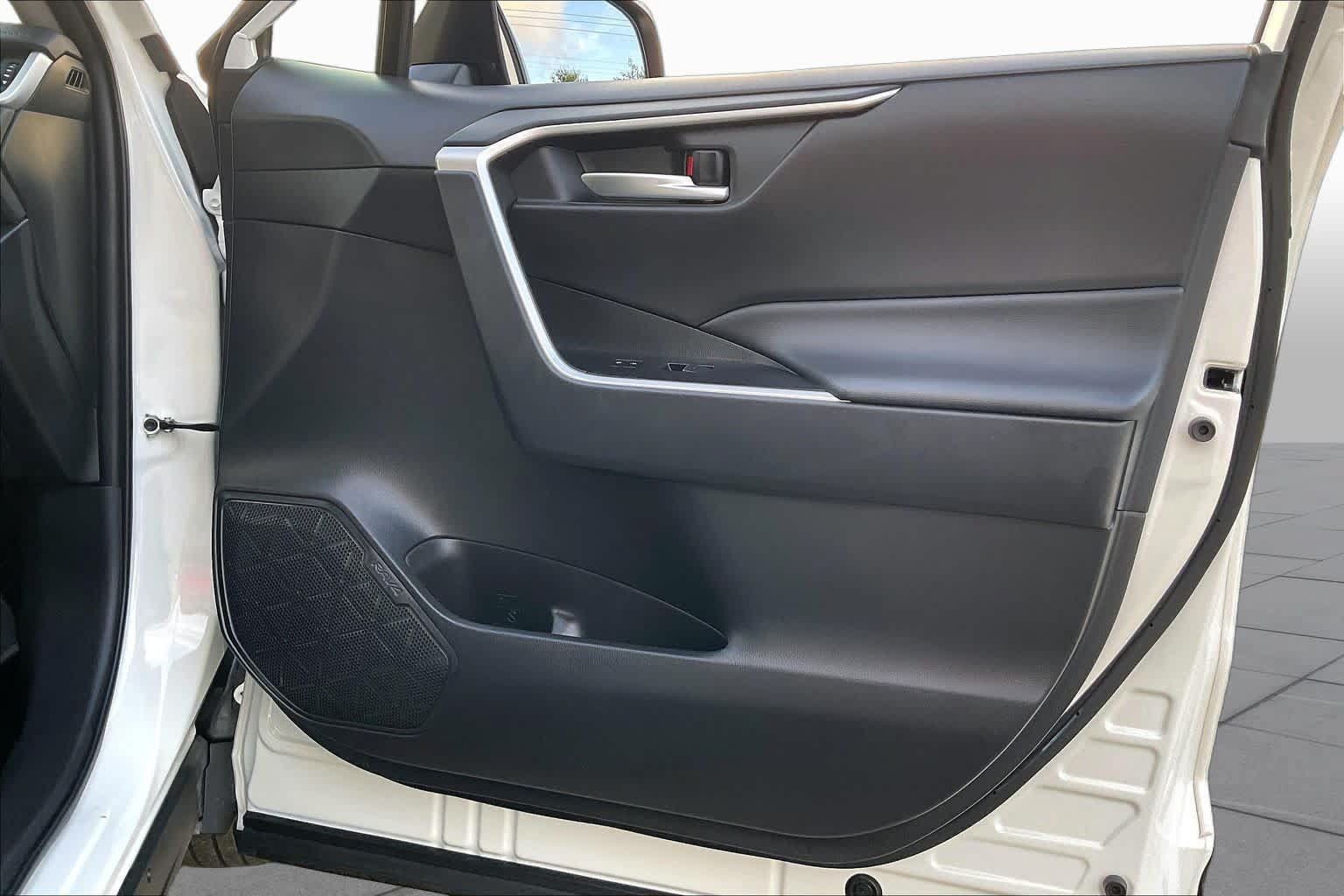 Used 2025 Toyota RAV4 XLE w/ Weather Package FWD image 21
