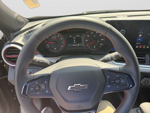 Used 2025 Chevrolet Trax RS w/ Driver Confidence Package FWD image 11