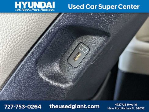 Certified 2023 Hyundai Palisade Limited FWD image 20