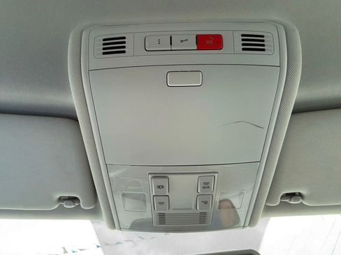 Used 2015 Volkswagen Golf S image 36