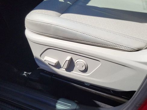 Certified 2022 Kia Sorento EX image 10