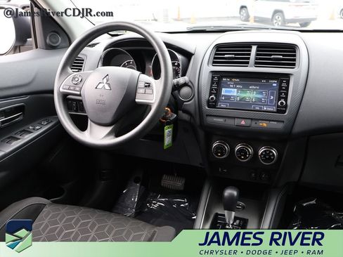 Used 2025 Mitsubishi Outlander Sport SE AWD/4WD image 14