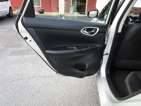 Used 2019 Nissan Sentra SV FWD image 20