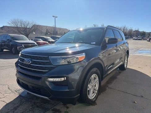 Used 2023 Ford Explorer XLT w/ Equipment Group 202A image 9