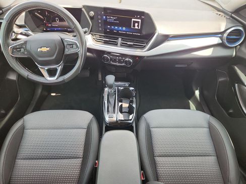 Used 2024 Chevrolet Trax LT w/ LT Convenience Package FWD image 20