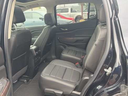 Used 2021 GMC Acadia Denali w/ Denali Ultimate Package AWD/4WD image 8