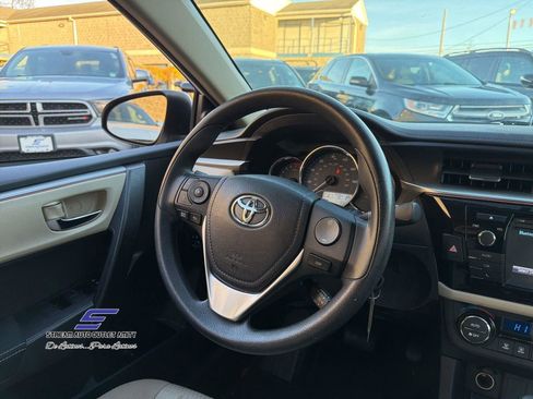 Used 2016 Toyota Corolla LE image 19